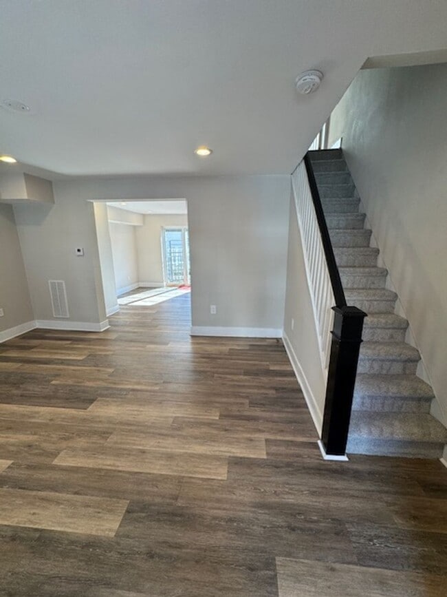 Photo - Beauty in Marconi Park West 3 Beds finishe... House