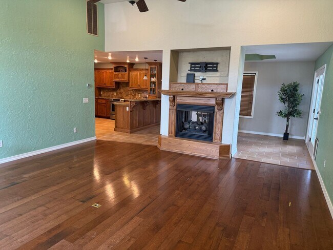 Building Photo - 5 Bedroom | 3 Bathroom | 3 Car Garage | Wa...