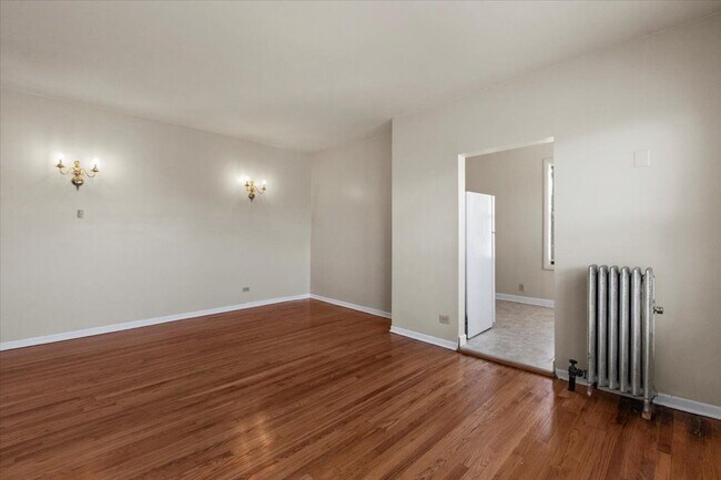 Building Photo - 1934 E 74th St