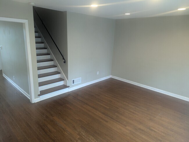 Foto del edificio - 821 E 54th St