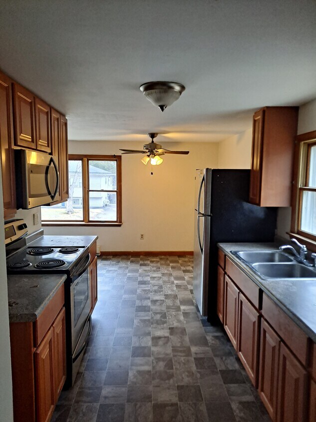 2 Patricia Dr Unit 2, Tyngsboro, MA 01879 2 Patricia Dr Tyngsboro, MA