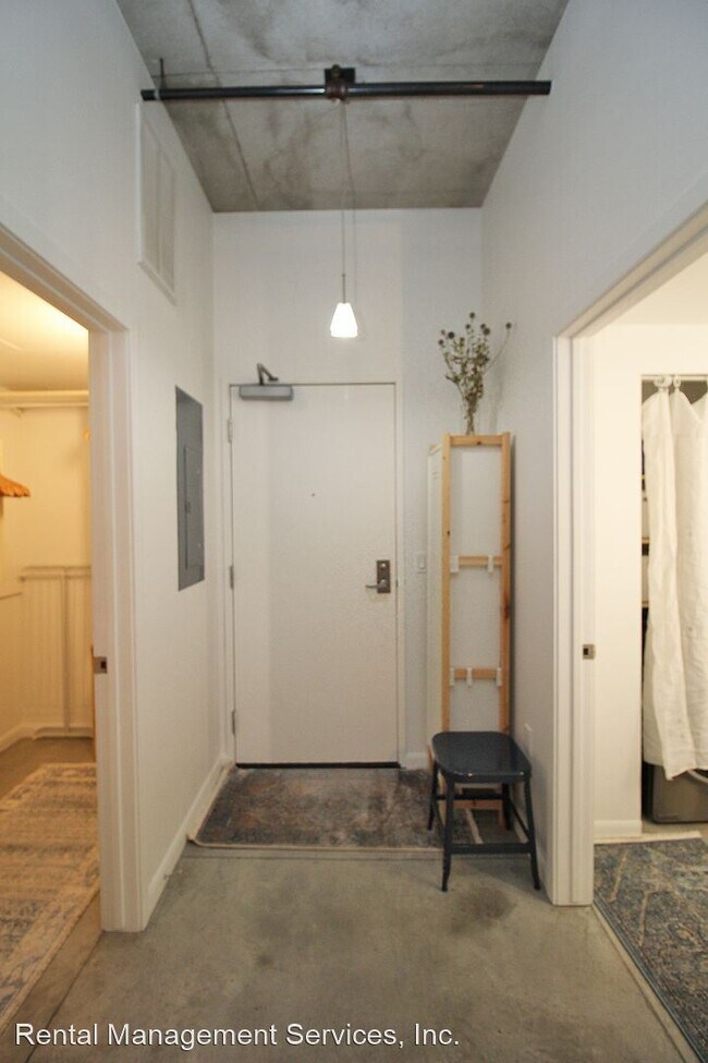 Foto del edificio - Studio, 1 bath House - 1030 NW 12th Ave #215