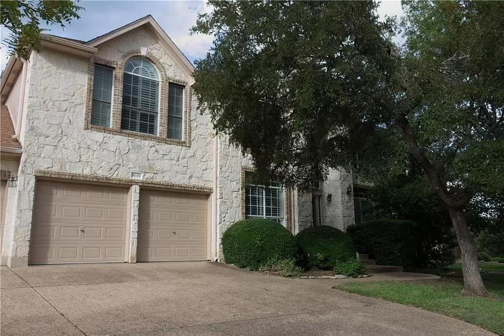 Primary Photo - 8028 Bottlebrush Drive