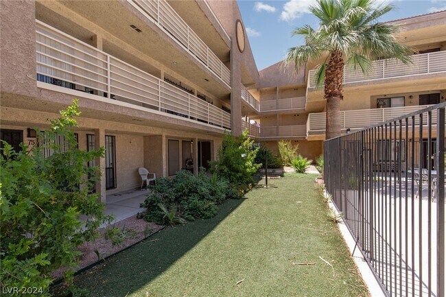 Foto del edificio - 2221 W Bonanza Rd