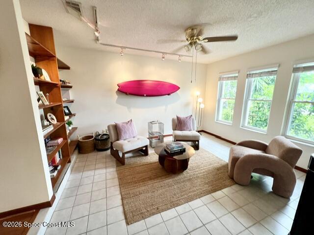 Foto del edificio - 2108 Rosewood Dr