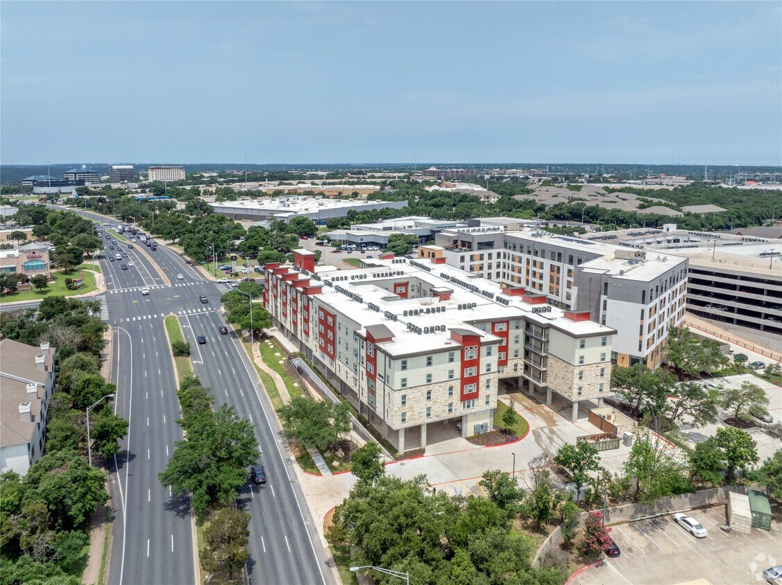 Foto principal - 10010 N Capital of Texas Hwy