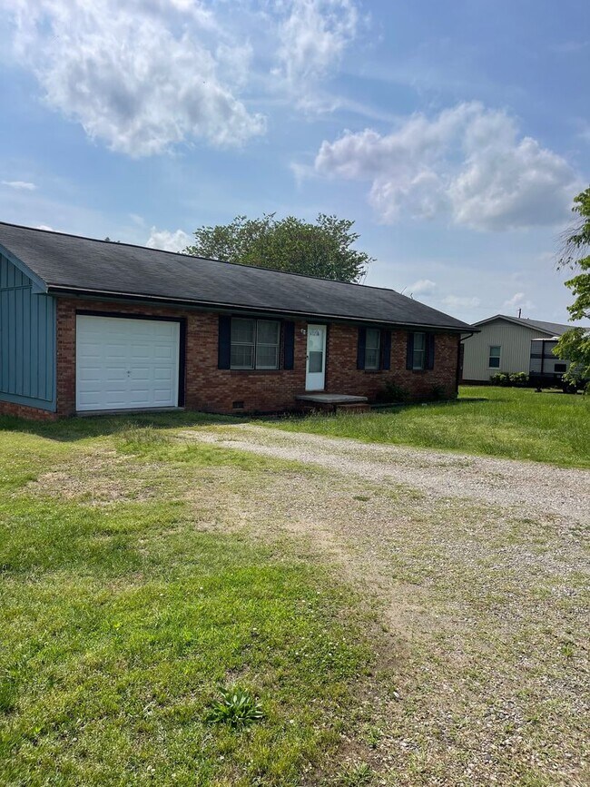Foto del edificio - Country ranch 3 bedroom