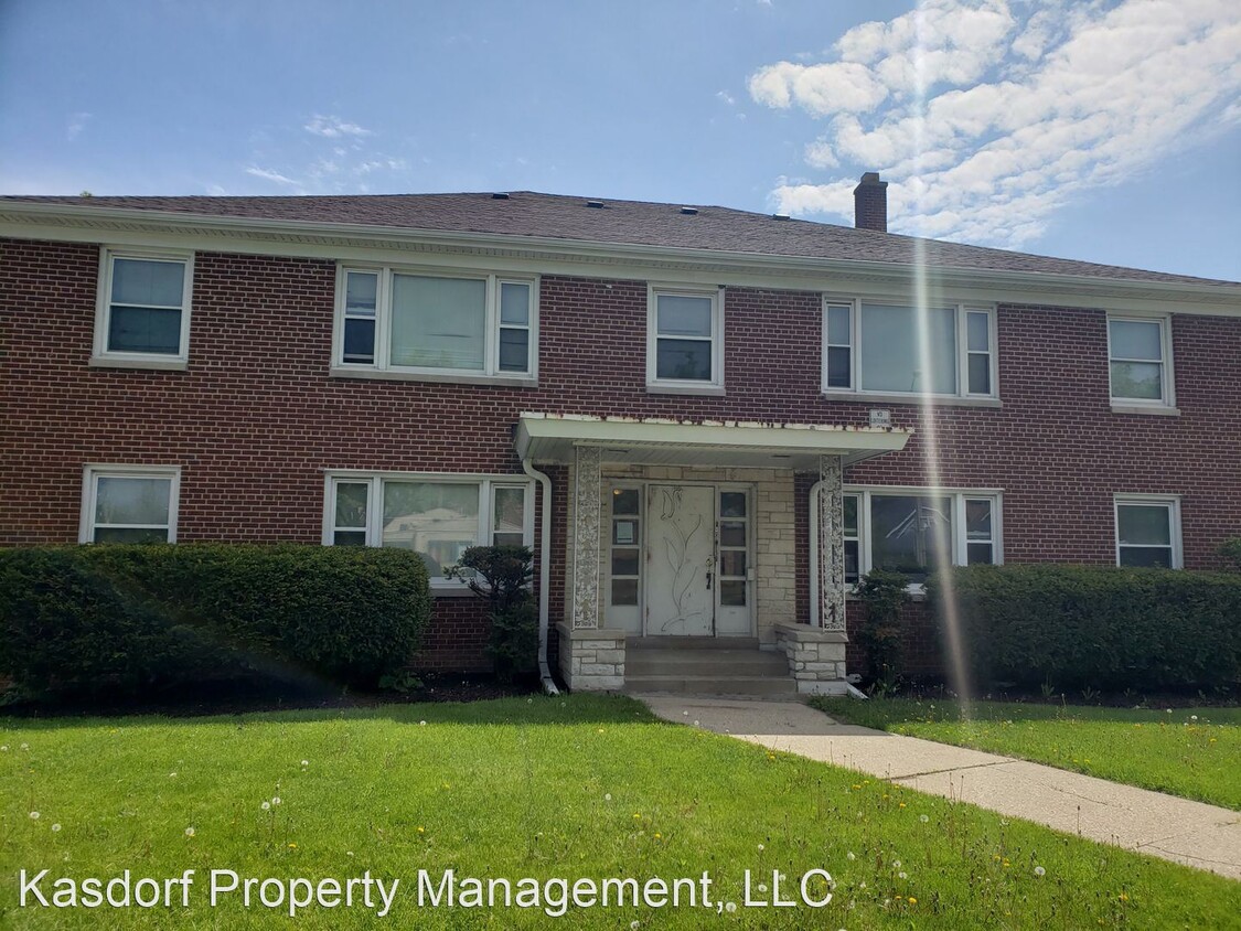 Primary Photo - 4136 N Green Bay Ave