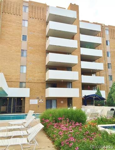 Foto del edificio - 2880 S Locust St