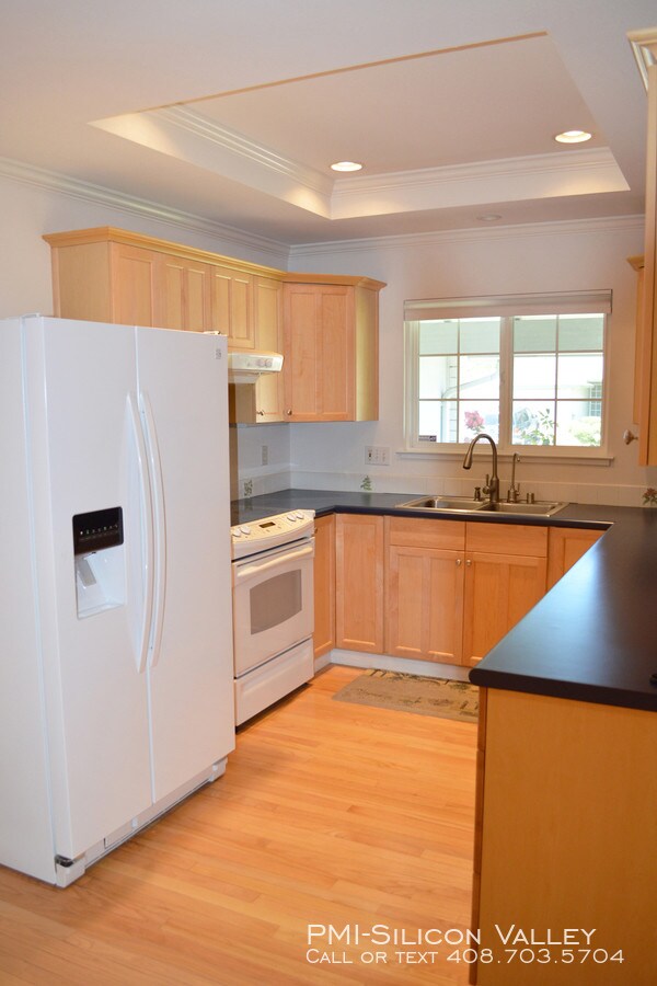 Building Photo - Great Santa Teresa Home close to foothills