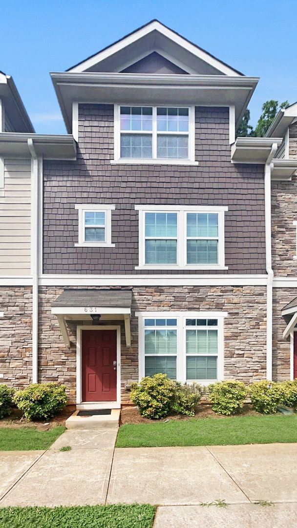 Foto del edificio - Contemporary 3BD/3.5 BA townhome available near NCSU – Furnished or Unfurnished option offered!