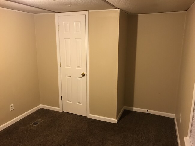 Bedroom - 4908 Ridgecrest Rd