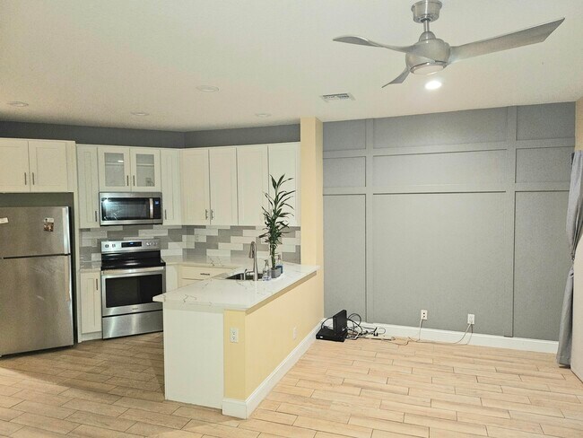 Foto del edificio - 8335 Mulligan Cir