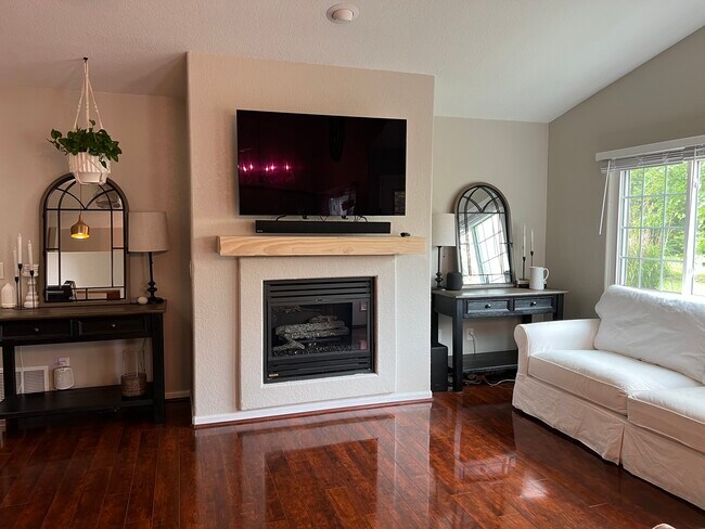 Foto del edificio - 914 Linden Ln