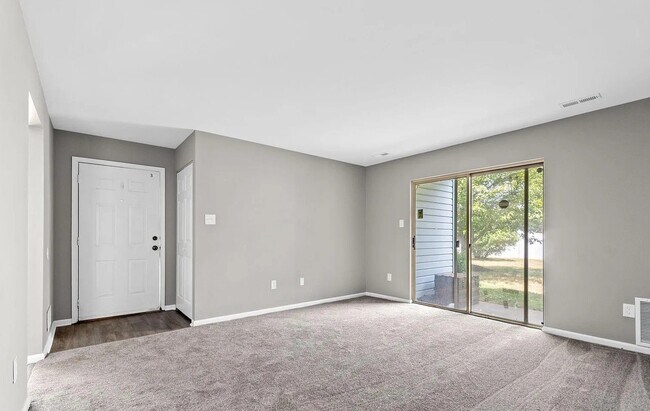 Foto del edificio - 617 Covington Ct