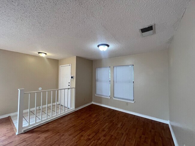 Building Photo - 8147 Ocean Meadow Dr