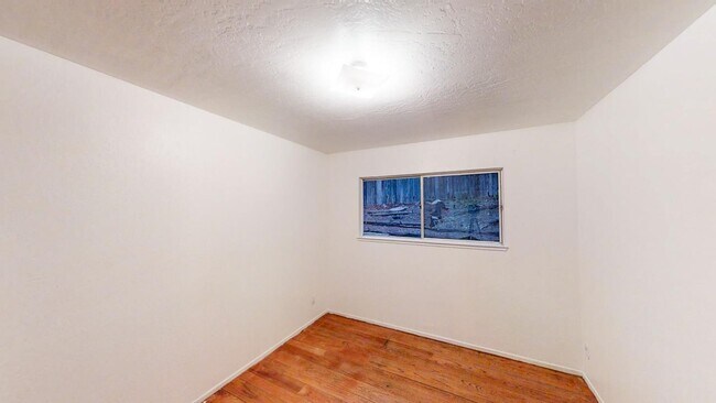 Building Photo - 11 Camisa Cir