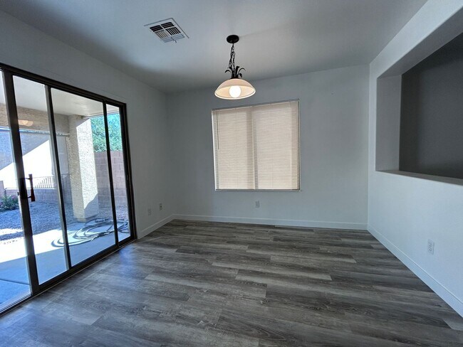 Foto del edificio - Beautifully Remodeled