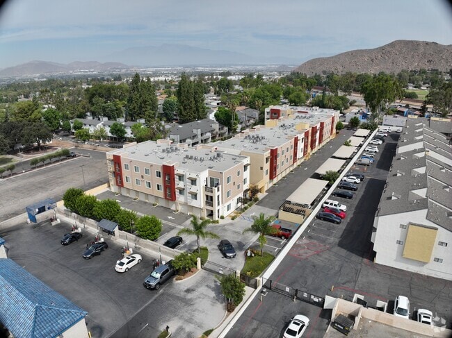 3D Exterior - 807 West
