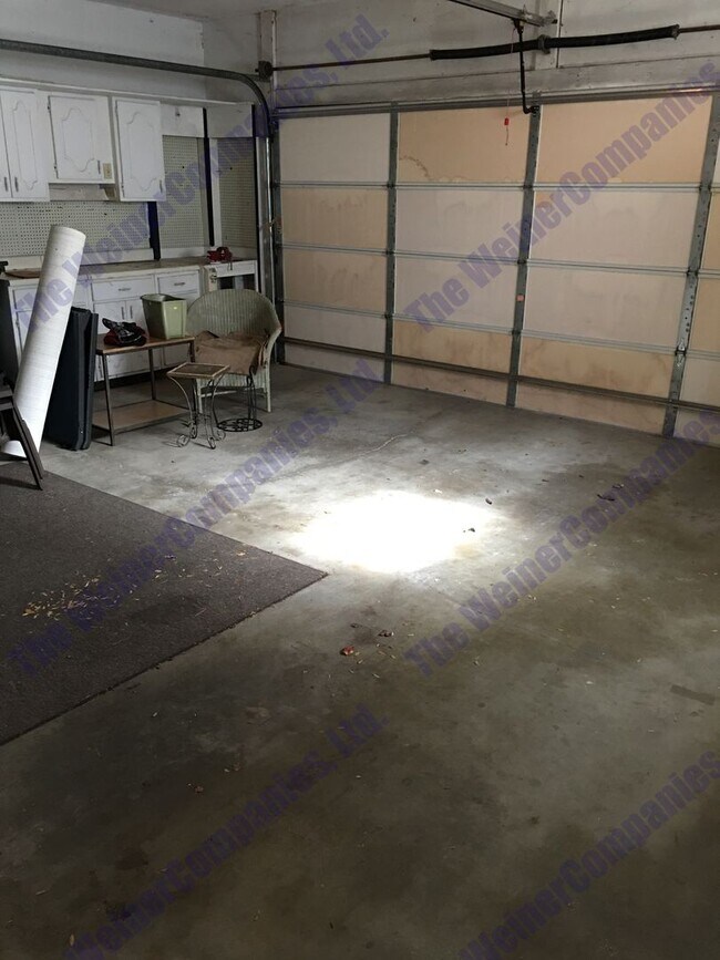 Foto del edificio - Available Now!!