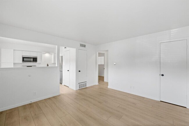 Foto del edificio - 806 E 13th St