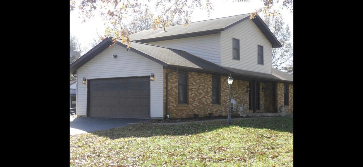 706 E Brentmoor Dr, Troy, IL 62294 House Rental in Troy, IL