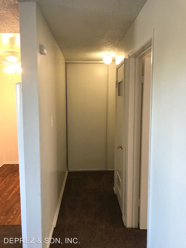Building Photo - 4640 Olivewood Ave