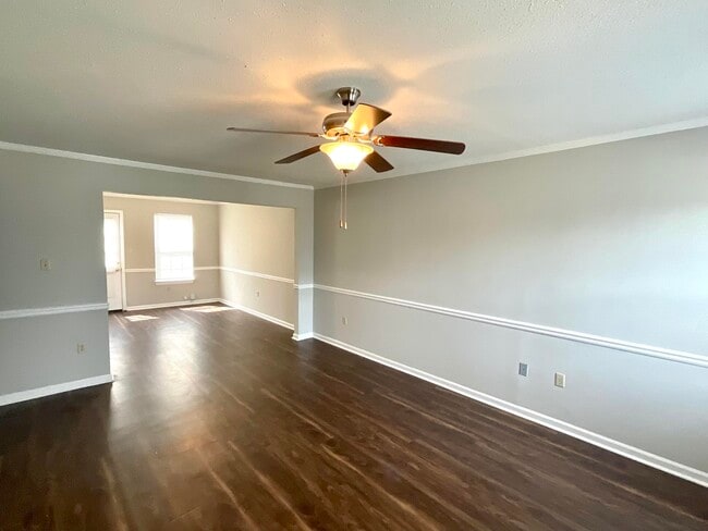 Building Photo - 3932 Miramar Ct