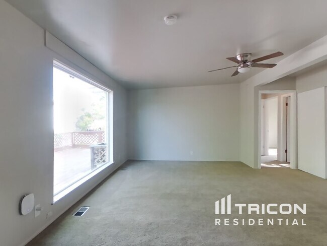 Foto del edificio - 4269 S Bluejay St