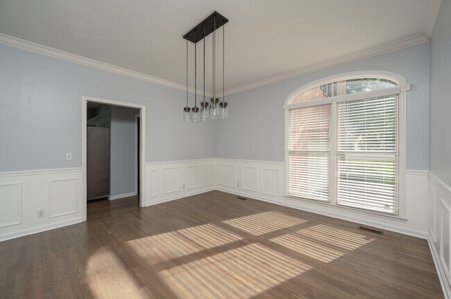 Photo - 6844 Collinswood Dr House