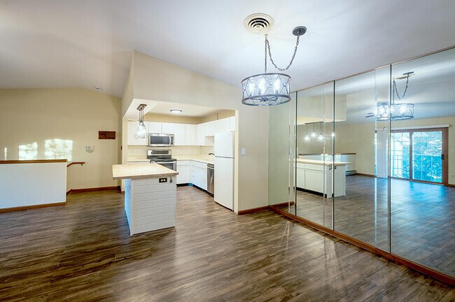 Foto del edificio - 6920 Mariner Dr