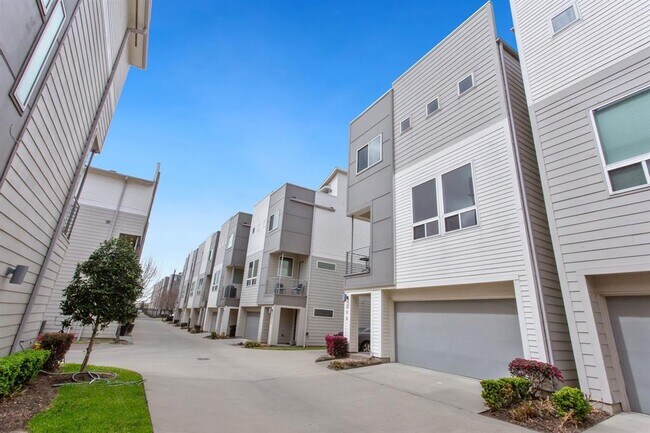 Building Photo - 348 Eado Park Cir