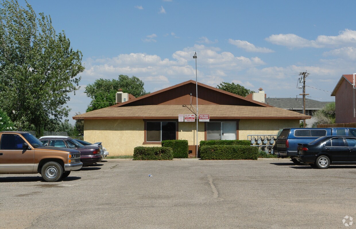 Building Photo - 11875 A Ave