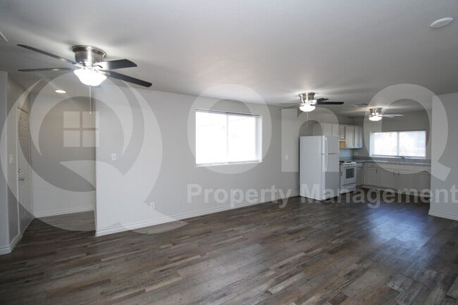 Building Photo - 1702 S 4th St