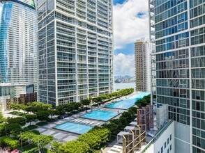 Building Photo - 495 Brickell Ave