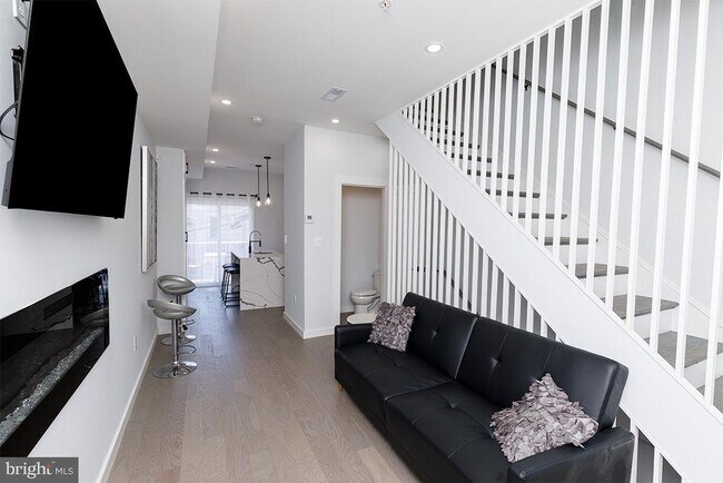 Foto del edificio - 336 Oakdale Pl NW