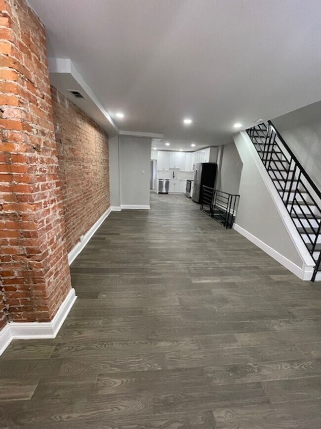 Building Photo - Modern Haddington Home