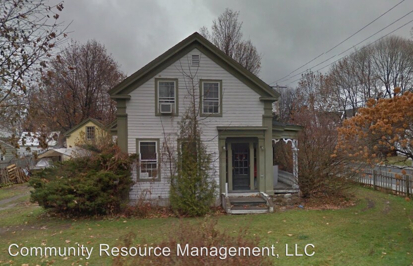 Foto principal - 3 br, 1.5 bath House - 126 Adams Street