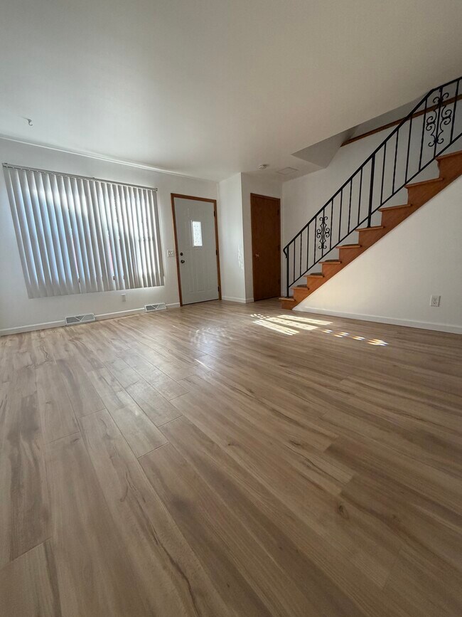 Foto del edificio - 4318 Lumley Rd