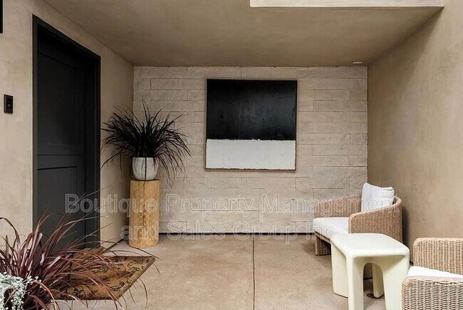 Foto del edificio - 428 1/2 Fernleaf Ave