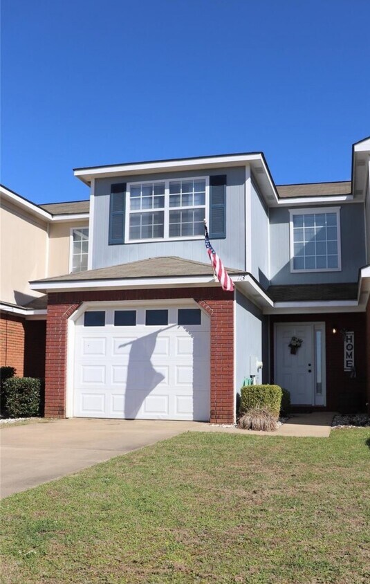 Foto principal - 113 Wakefield Way