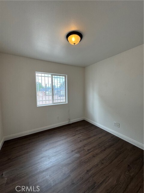 Foto del edificio - 7112 S Denker Ave