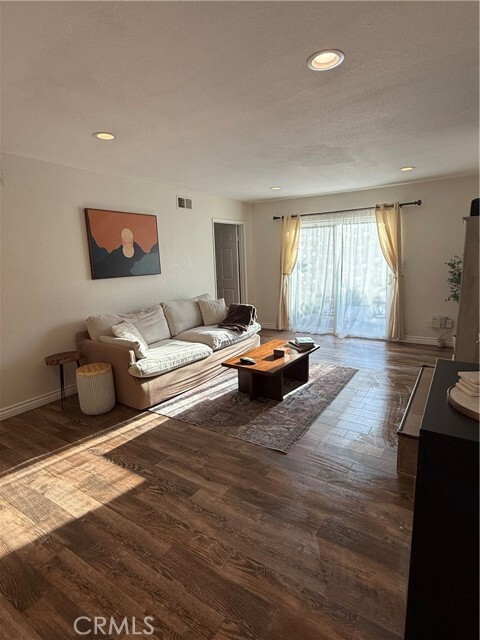 Foto del edificio - 16611 Lucia Ln