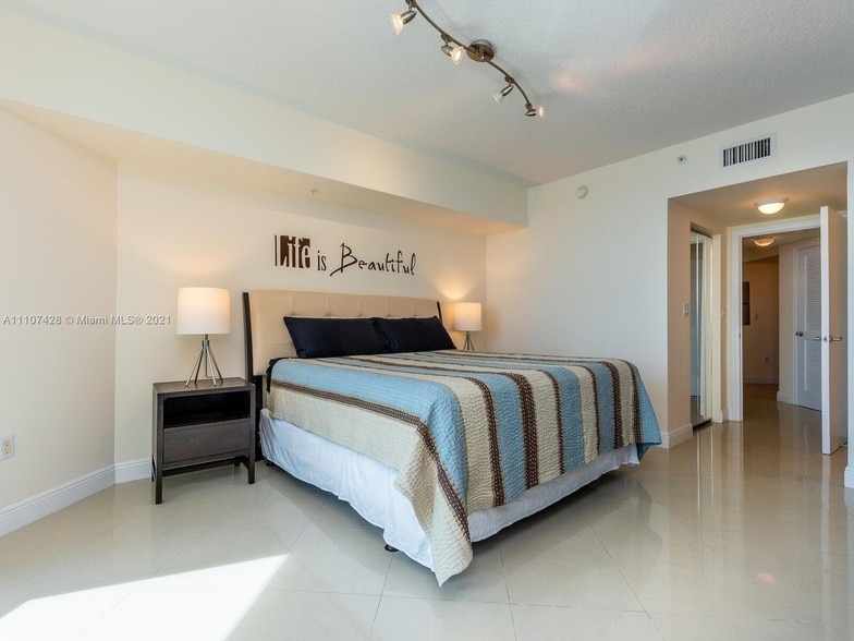 Photo - 16699 Collins Ave Unit 1709