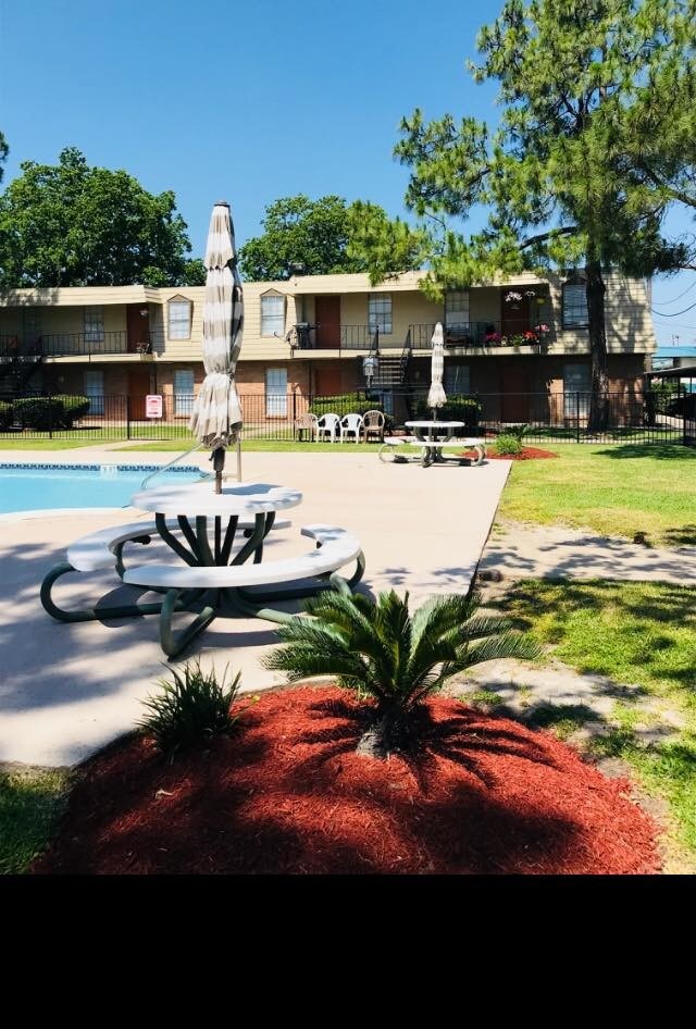 Park on Vista Apartments in Pasadena, TX