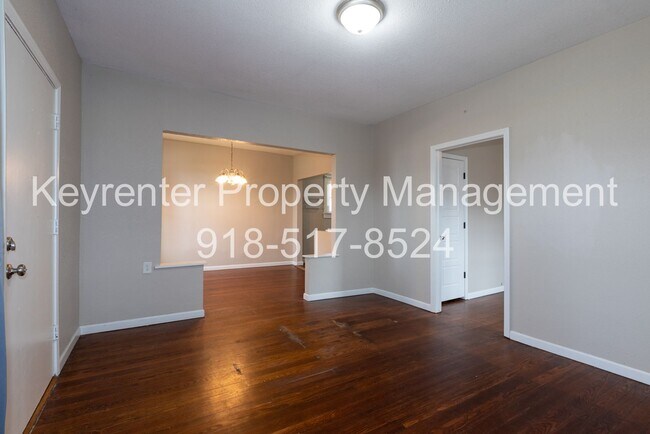Building Photo - 1607 N Lewis Pl