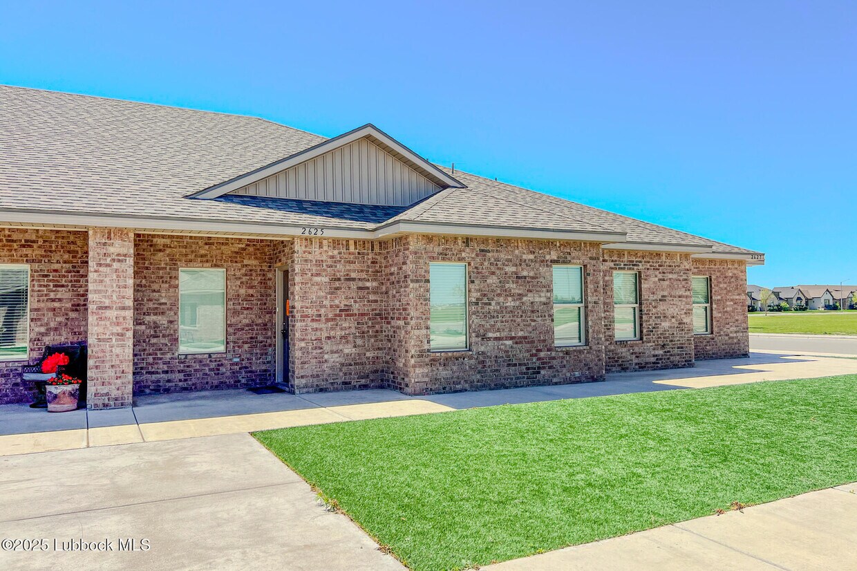 Foto principal - 2625 136th St