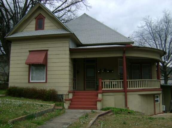 Primary Photo - 726 South Ave