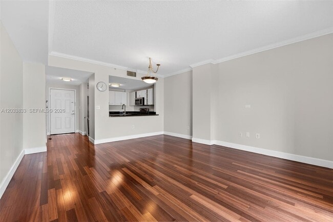 Building Photo - 50 Menores Ave
