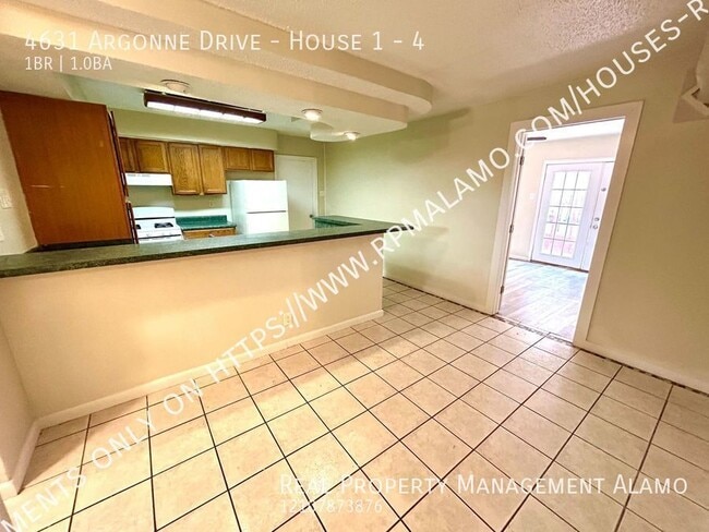 Building Photo - AVAILABLE NOW! ROOM FOR RENT!! 1 Bedroom N...